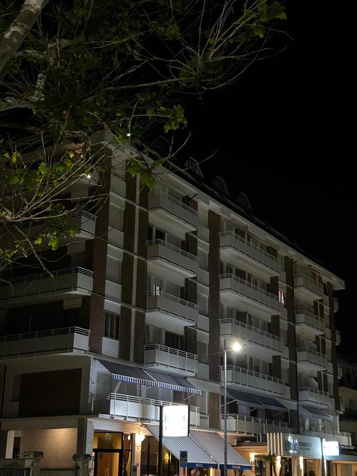 Hotel Promenade Porto SantʼElpidio Extérieur photo