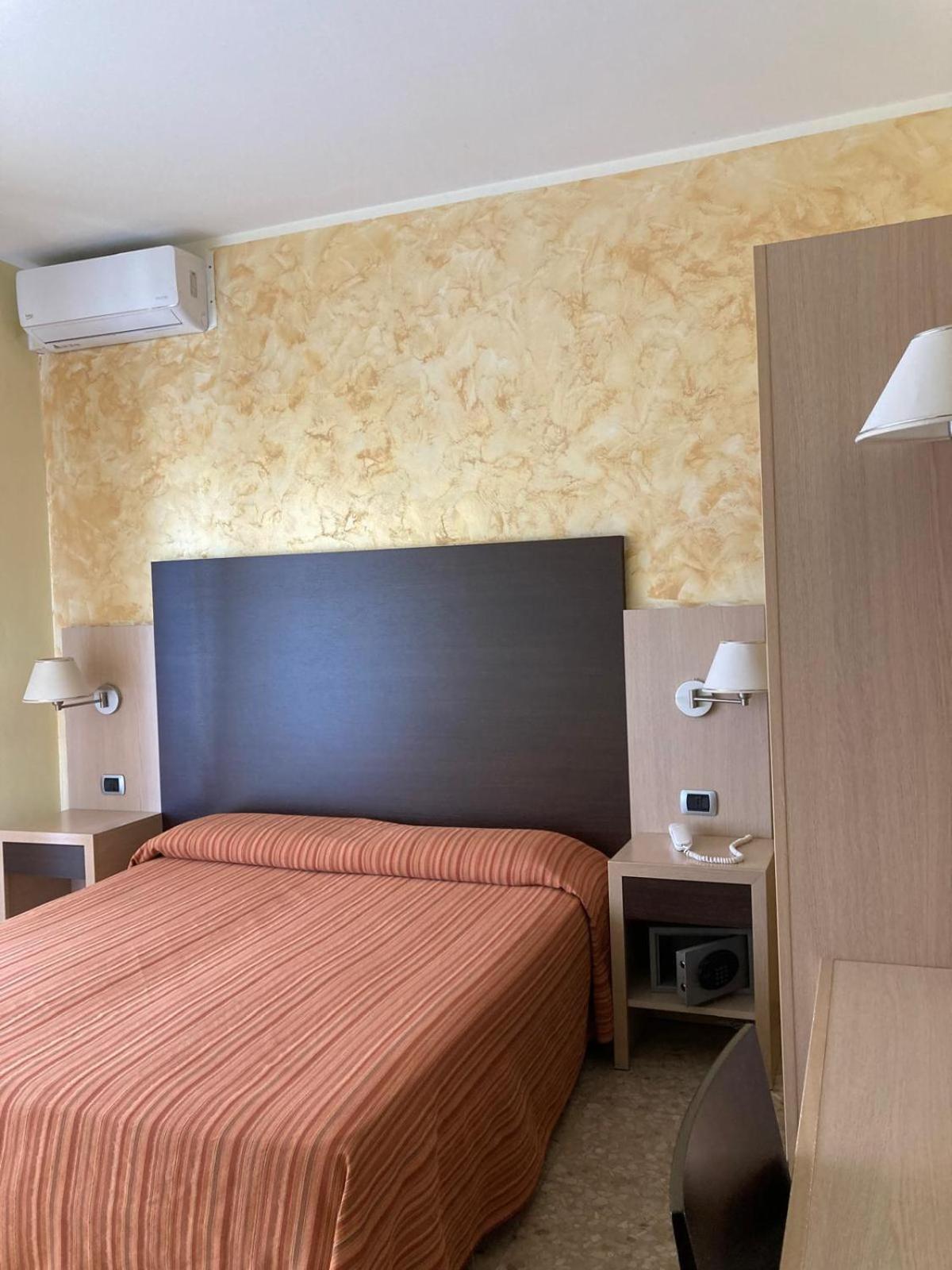 Hotel Promenade Porto SantʼElpidio Extérieur photo